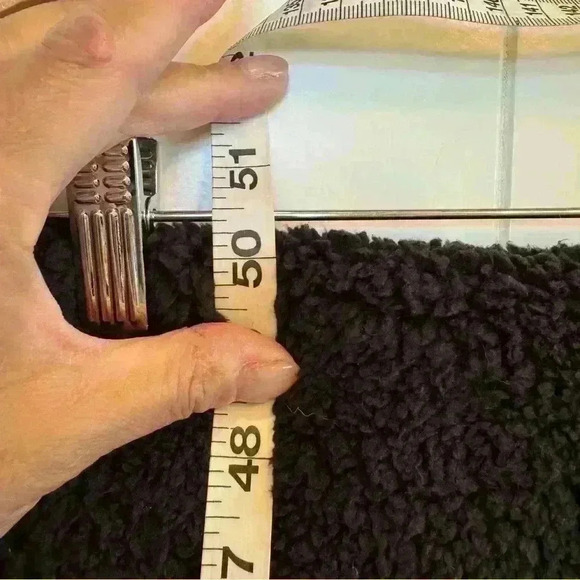 🌈 6/$60, Forever 21 Extra Long Scarf, Fluffy, Faux Shearling, Black, 100” - Picture 4 of 5